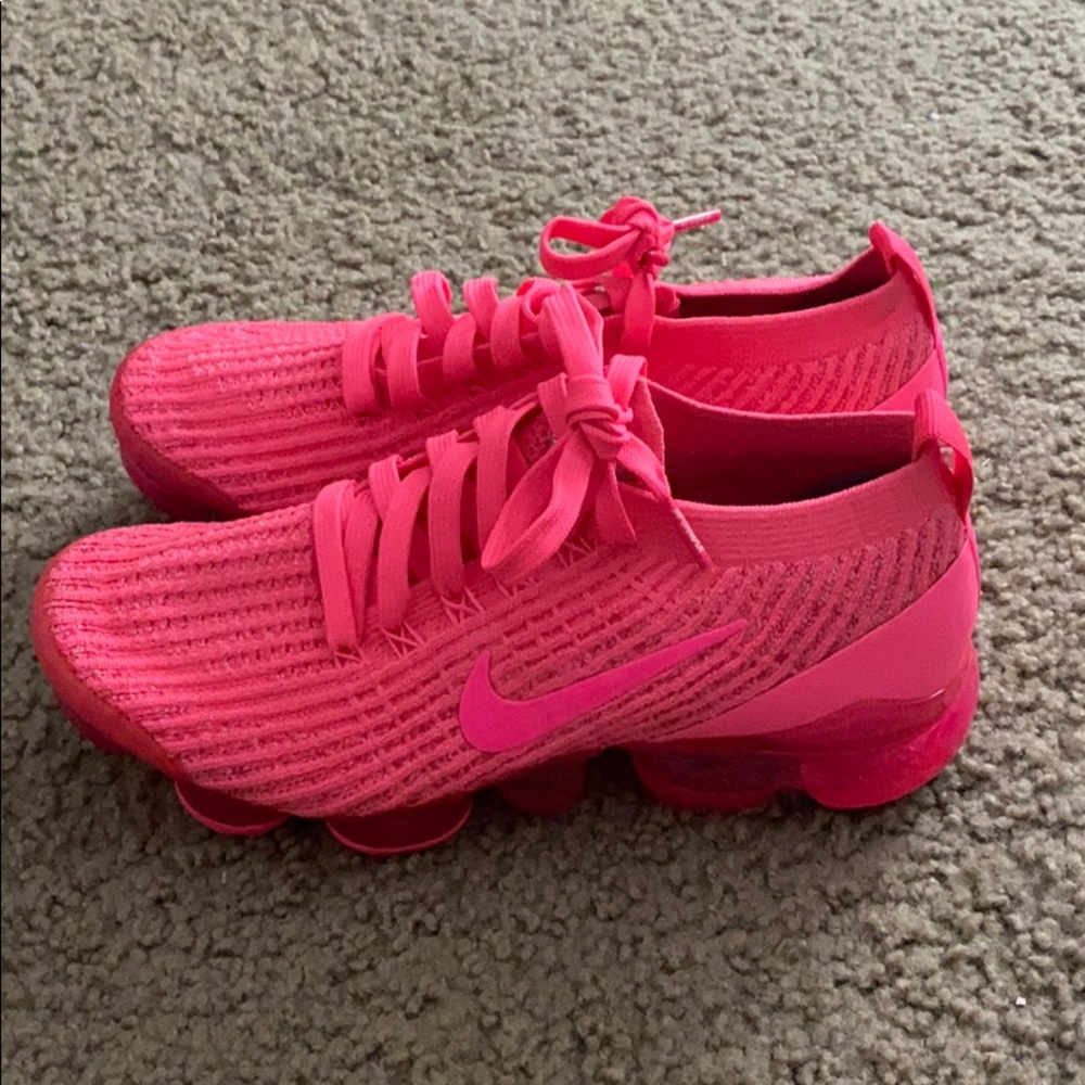 Nike pink vapormaxes!!!!